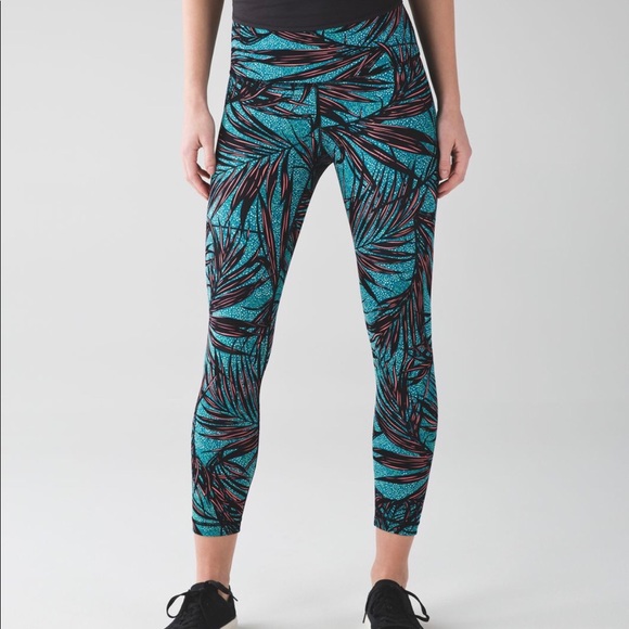 lululemon athletica Pants - Lululemon Palm Print wunder under crops